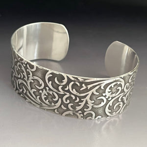 The Cuff - Scroll