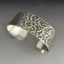 The Cuff - Scroll